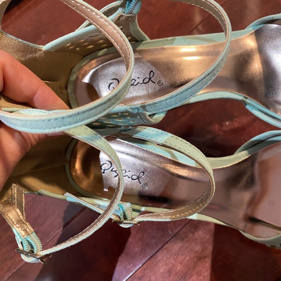 Mint green pointed toe heels size 8 - Picture 9 of 13